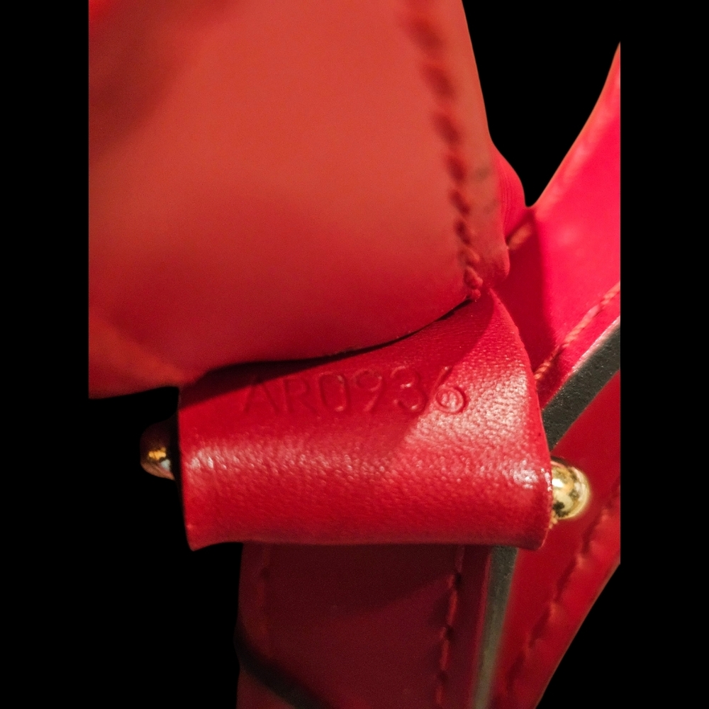 LOUIS VUITTON Vintage Epi Noe in Castillan Red - GORGEOUS! - Picture 7 of 11